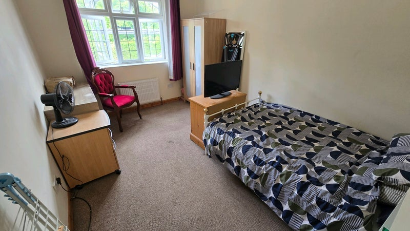 Room Crown Lane in Burnham