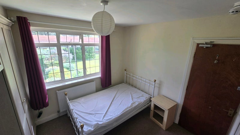 Room Crown Lane in Burnham