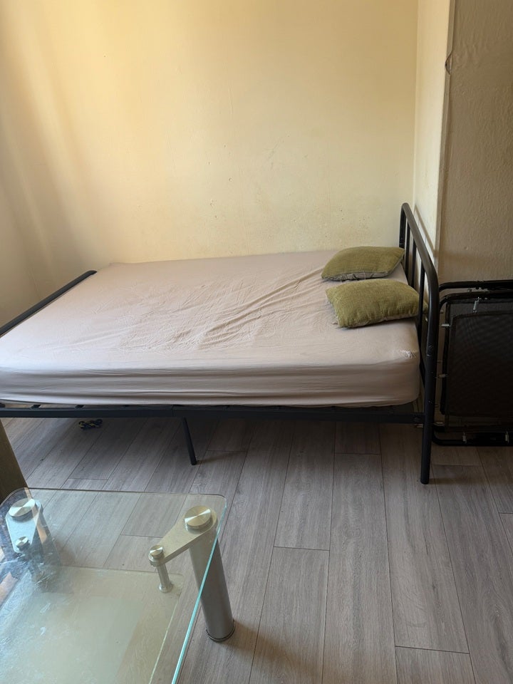 Room Cowbridge Lane in Greater London