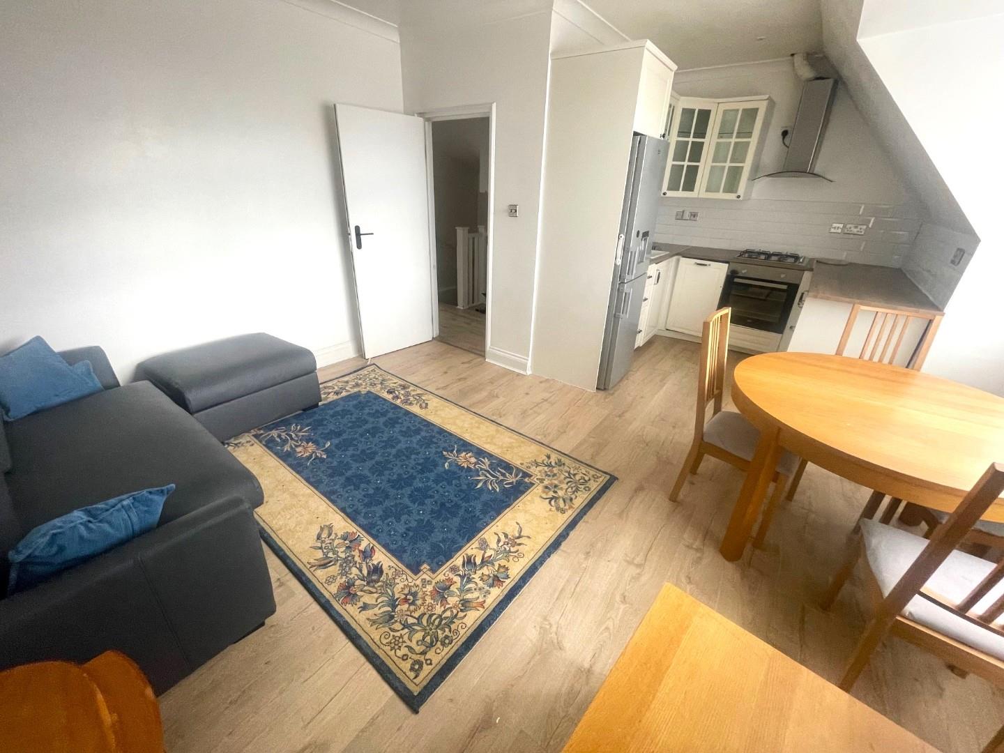 Flat Deansbrook Road in Greater London