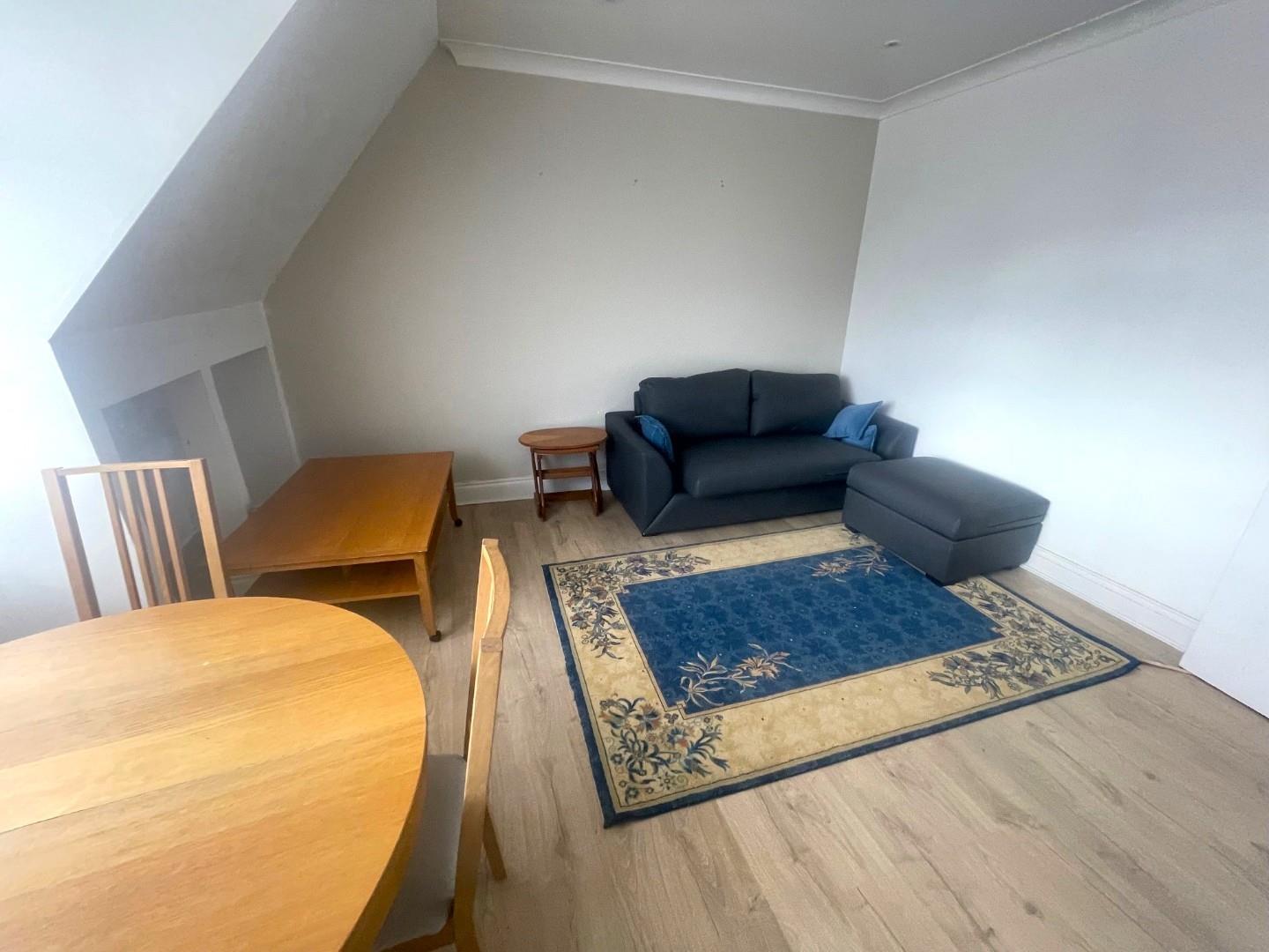 Flat Deansbrook Road in Greater London