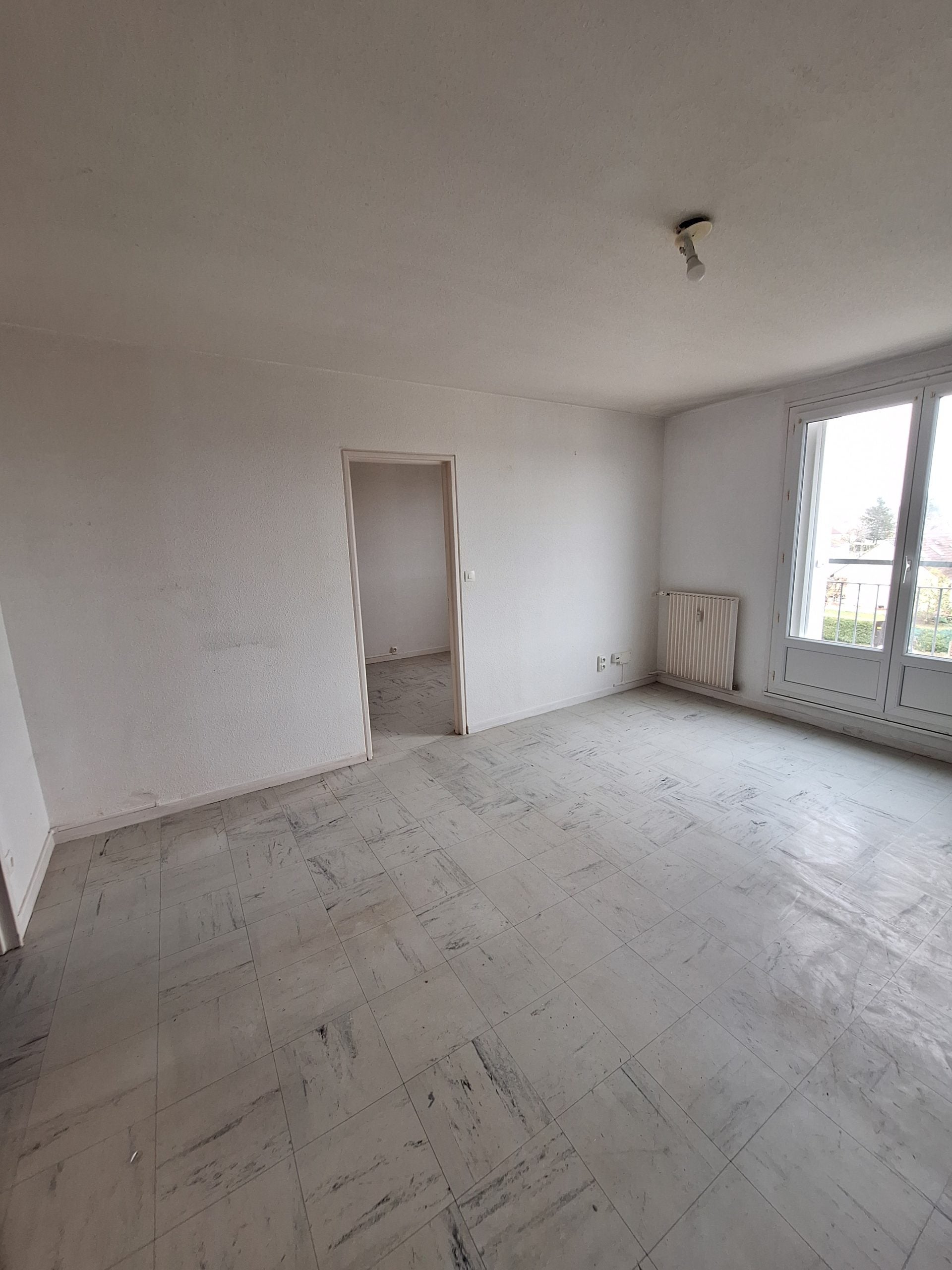 Flat Rue du Commandant Charcot in Saint-Florent-sur-Cher