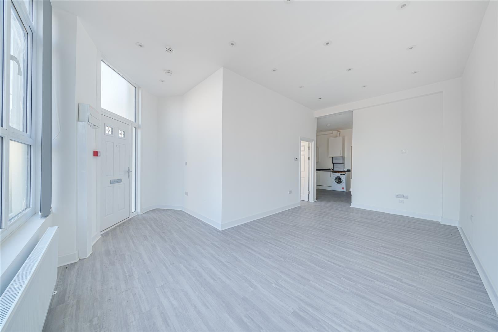 Flat Richmond Road in Greater London