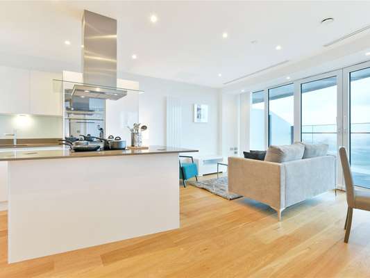 Flat Alexia Square in Greater London