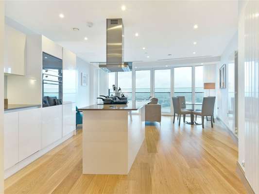 Flat Alexia Square in Greater London