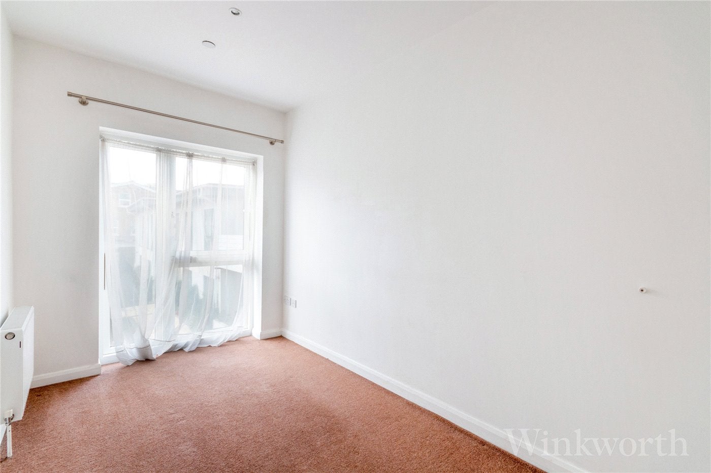 Flat Furley Road in Greater London