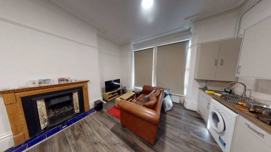 Flat Blandford Grove in Leeds