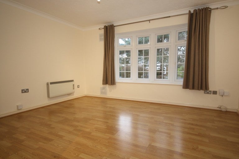 Flat Langley Walk in Woking