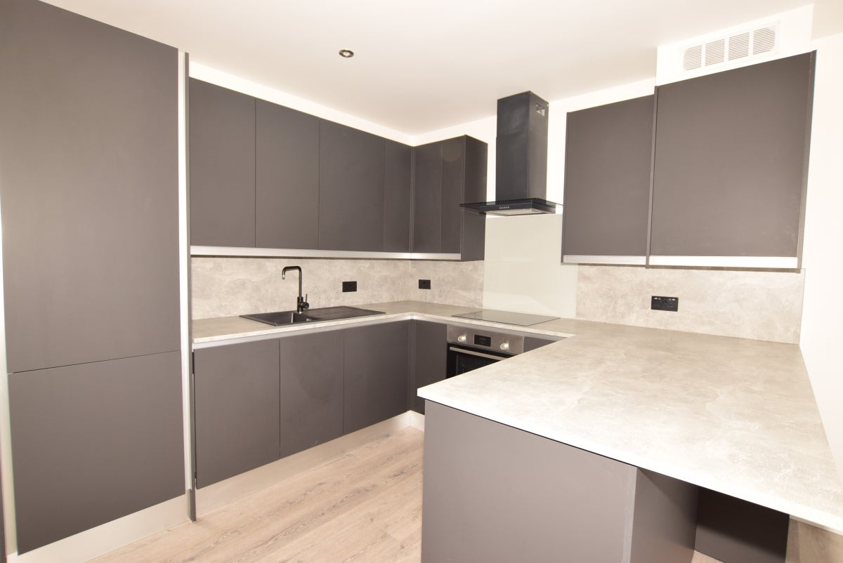 Flat Woolwich Road in Greater London