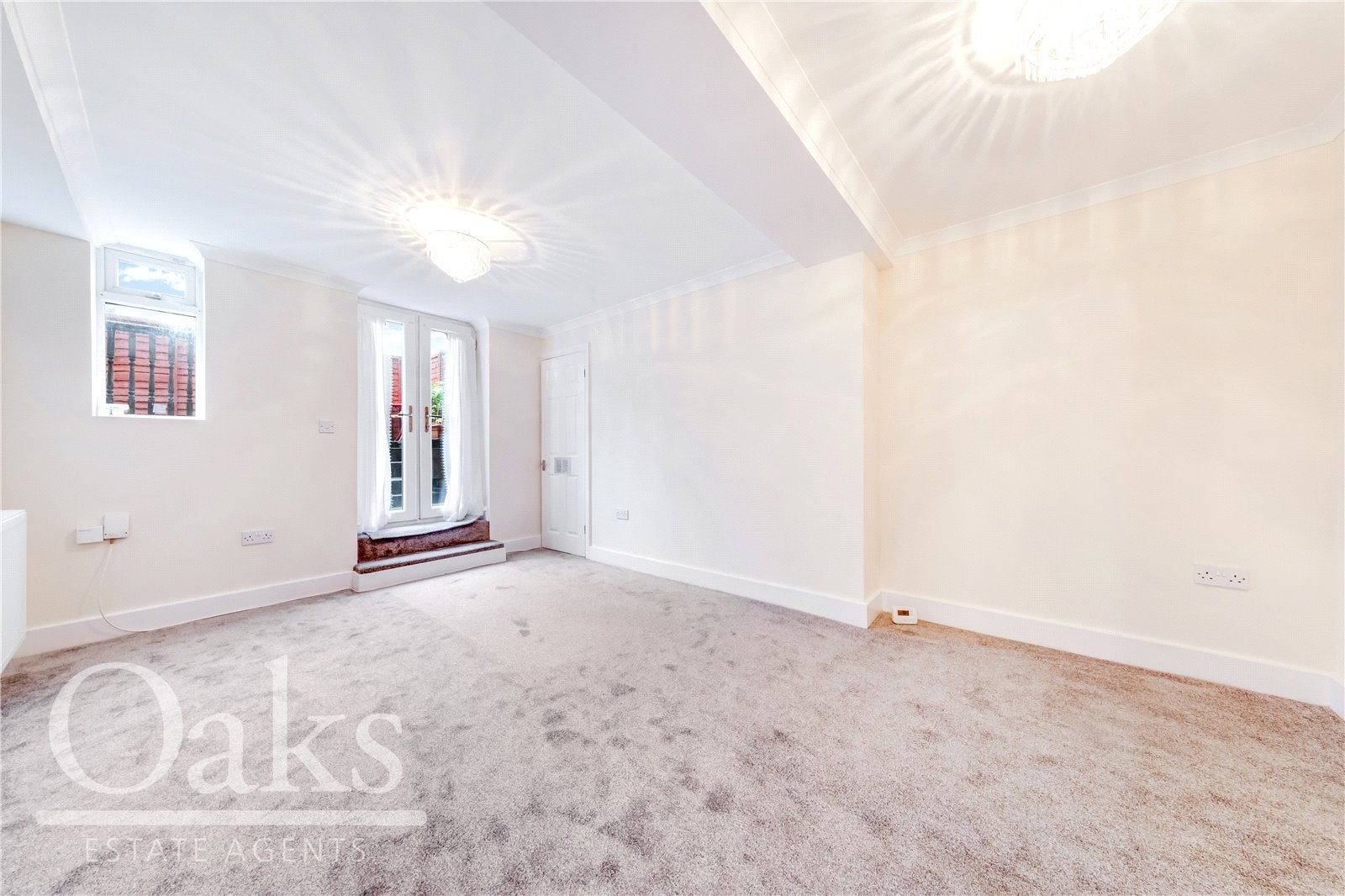 Flat Lower Addiscombe Road in Greater London