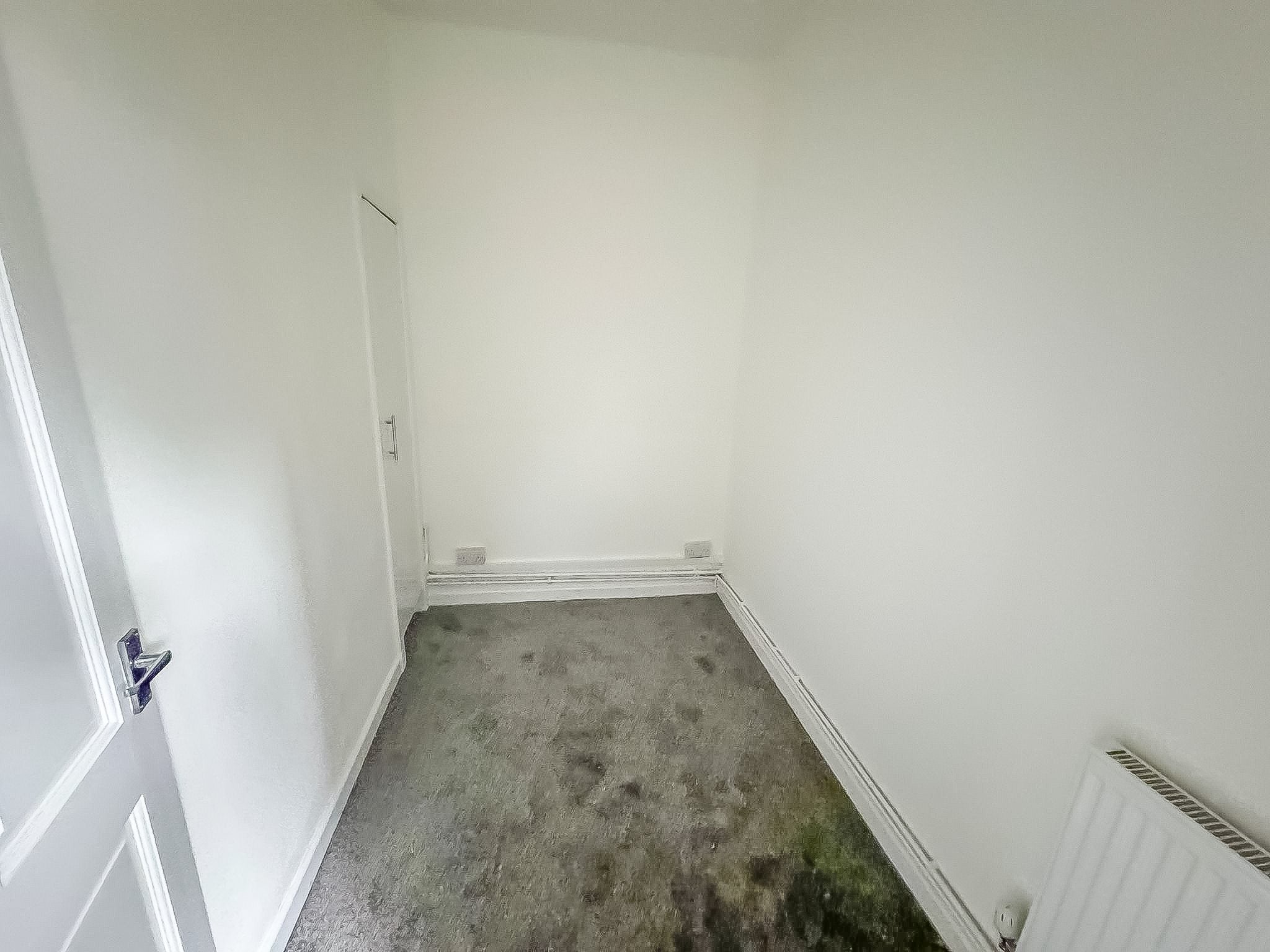 Flat Eastern Avenue in Cardiff