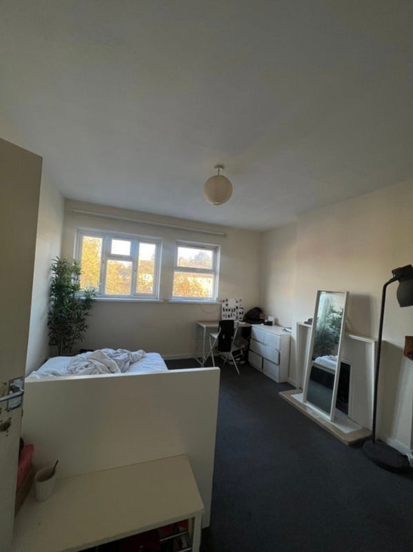 Room Comerford Road in Greater London
