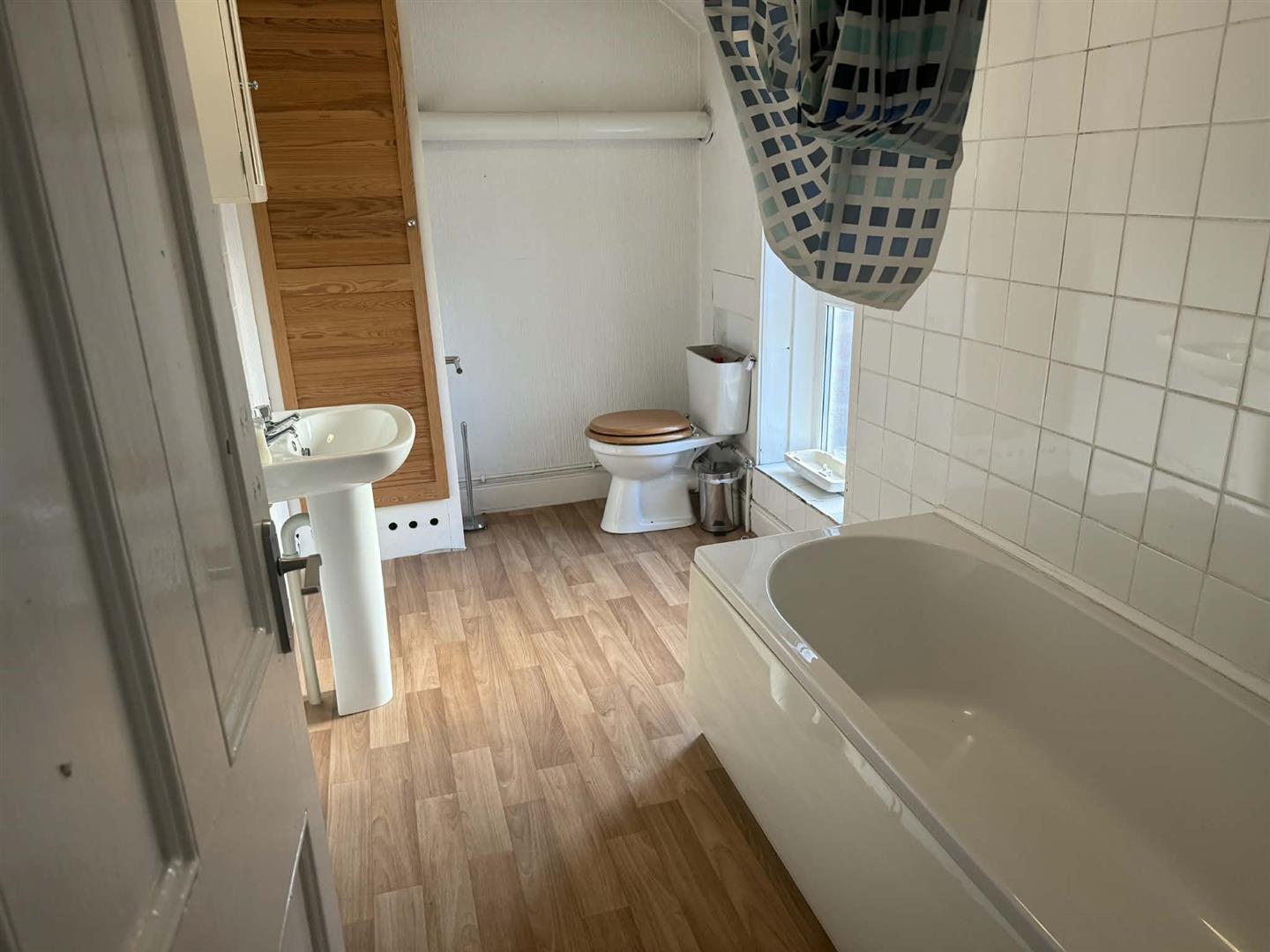 Room Chillingham Road in Newcastle upon Tyne