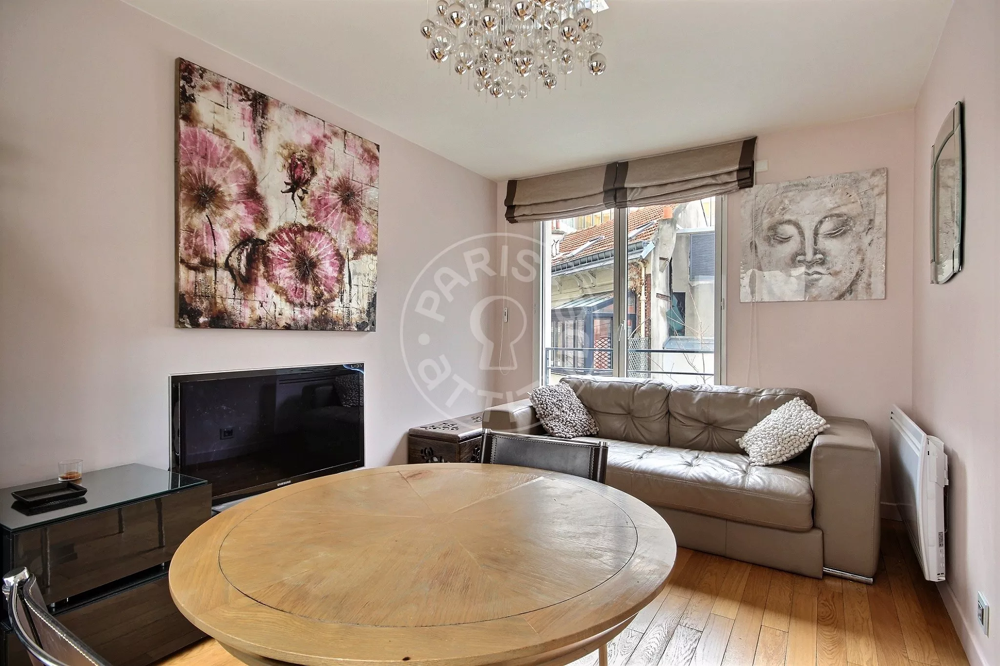 Flat Rue Brunel in Paris