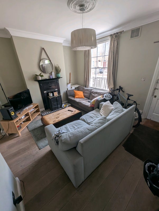 Room White Horse Road in Greater London