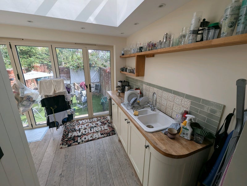 Room White Horse Road in Greater London