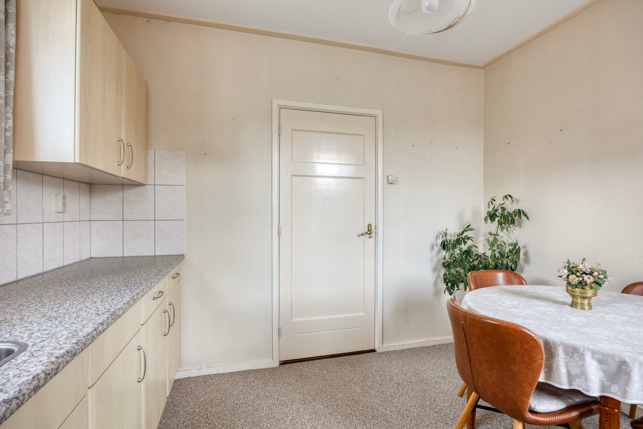 Twee-onder-één-kap te koop: Willemstraat 24, Zuidland