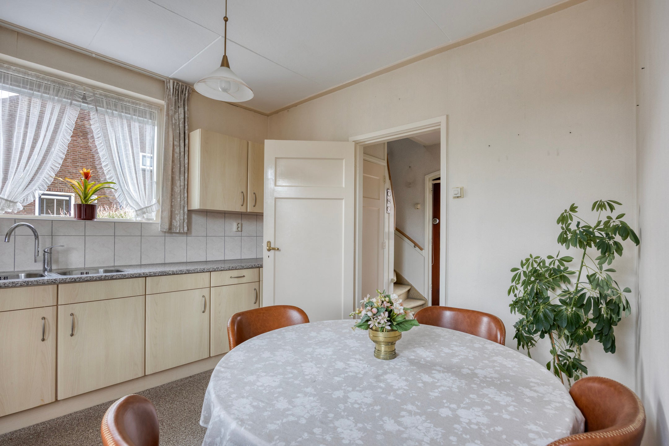 Twee-onder-één-kap te koop: Willemstraat 24, Zuidland