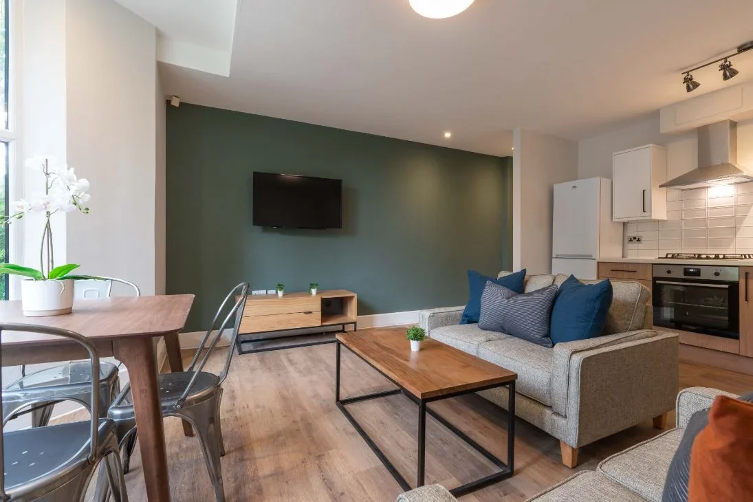 Flat Jesmond Road in Newcastle upon Tyne