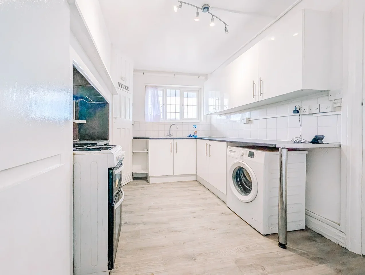Flat Brampton Road in Greater London