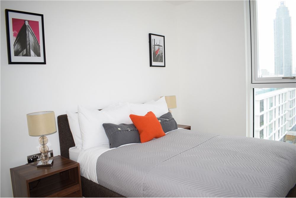 Flat Hebden Place in Greater London