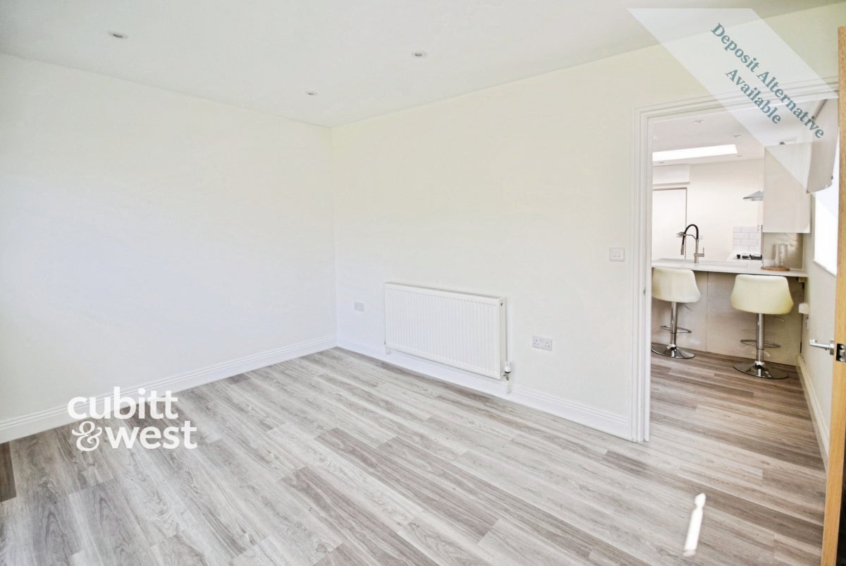 Flat Saxton Street in Gillingham