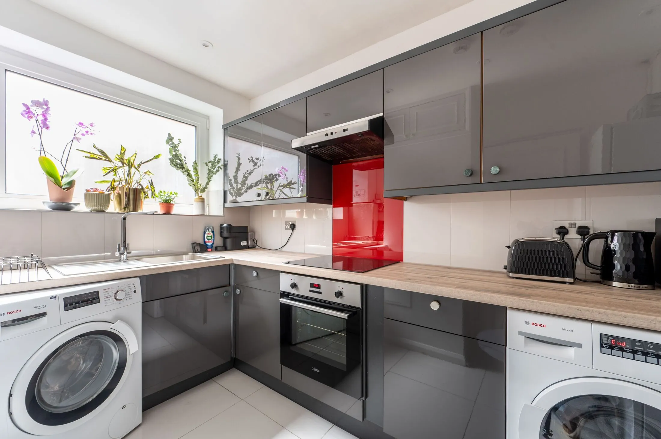 Flat Queensborough Terrace in City of Westminster