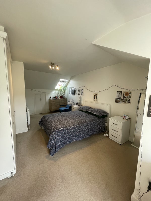 Room Pandora Road in Greater London