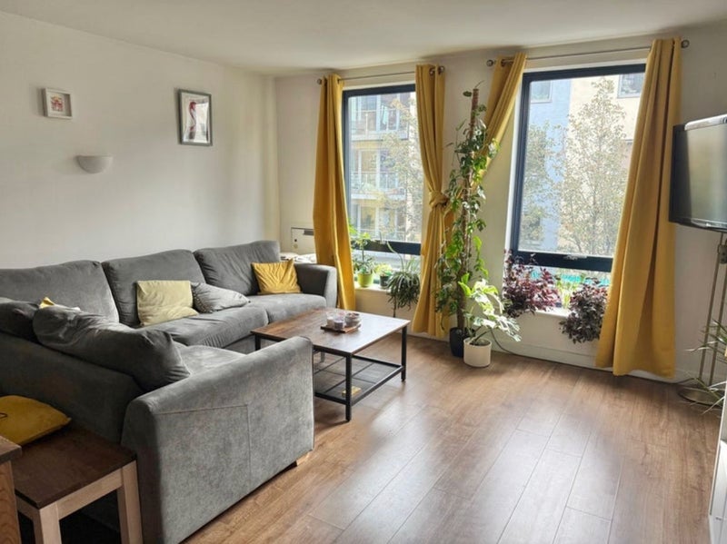 Room Hare Row in Greater London