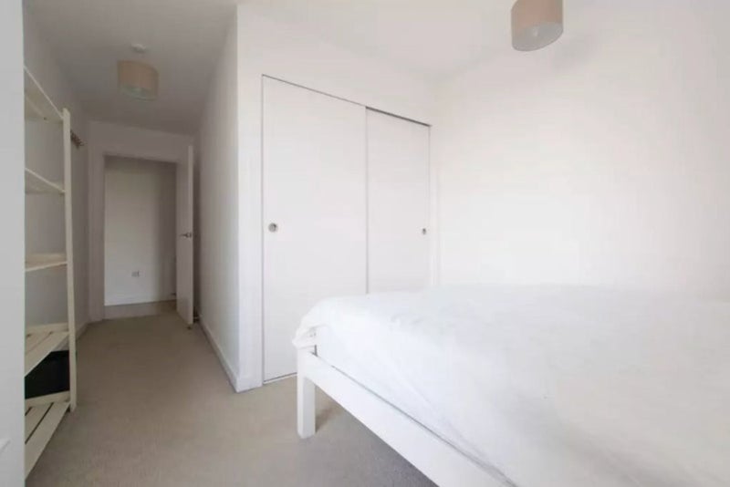 Room Hare Row in Greater London
