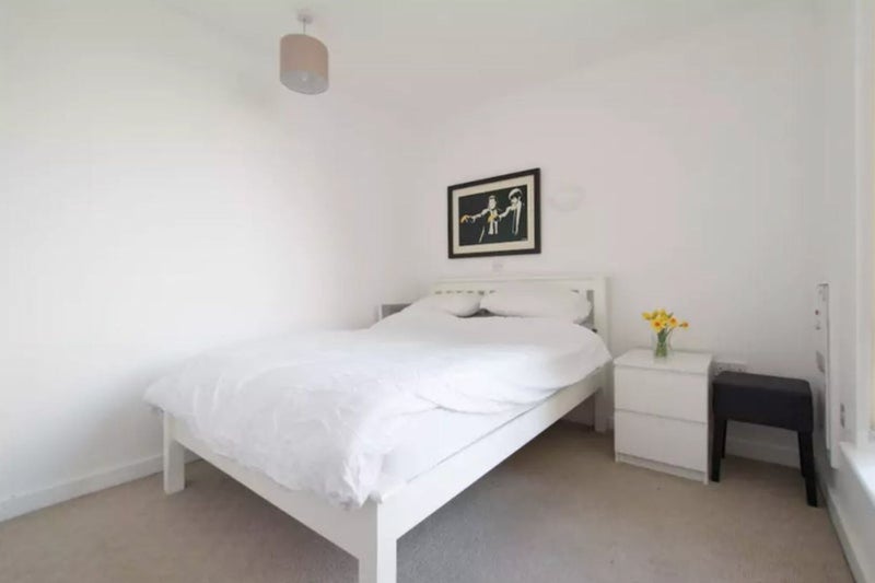 Room Hare Row in Greater London
