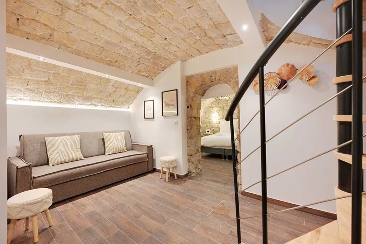 Appartement Rue Saint-Hippolyte à Paris