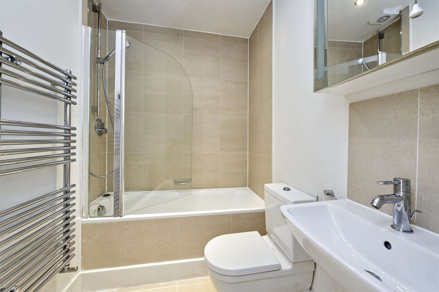 Flat Brunswick Gardens in Greater London