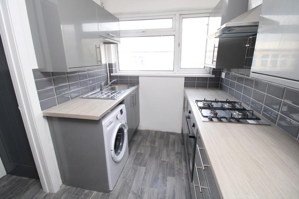 Flat Broadway in Pontypridd
