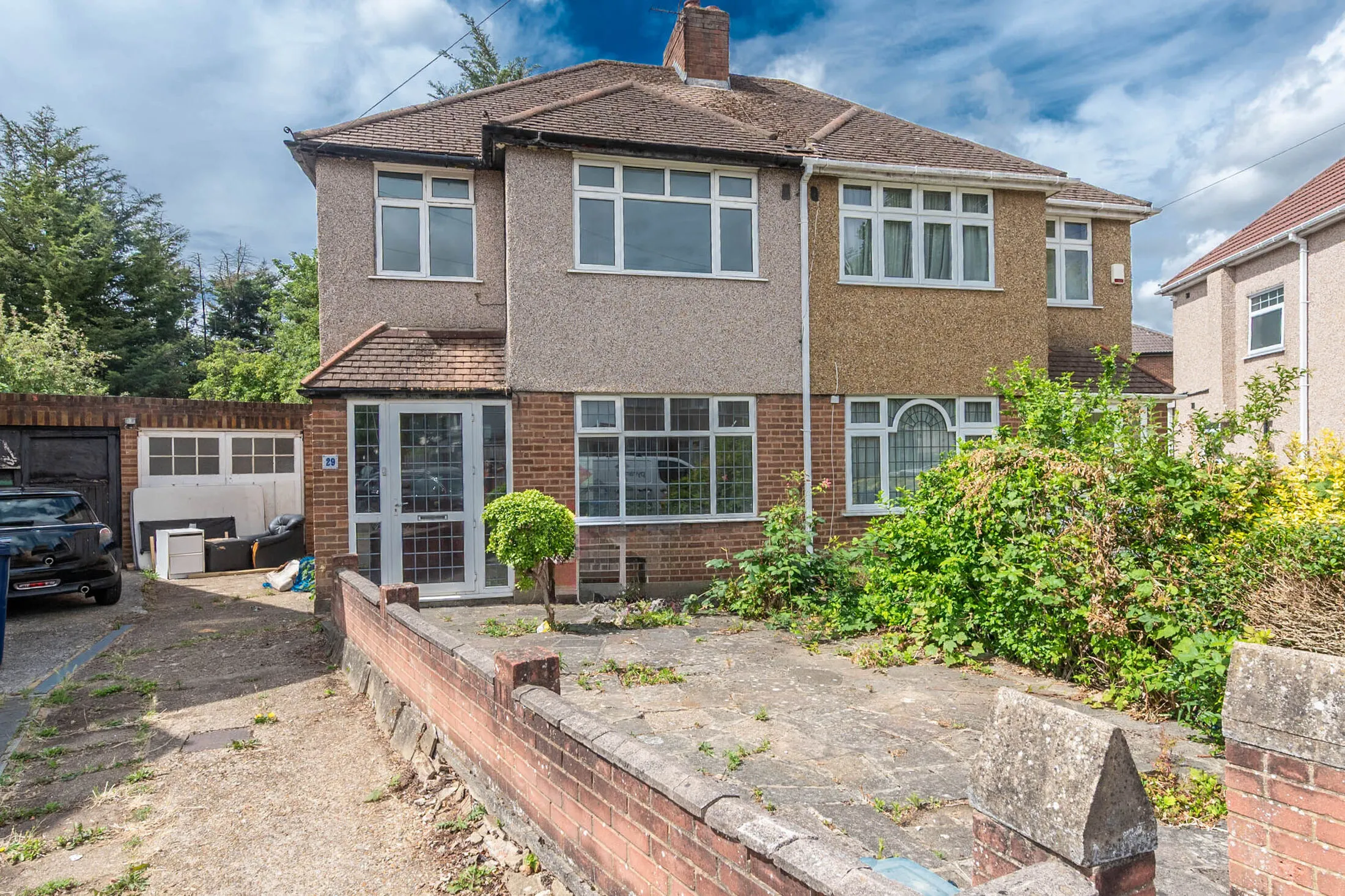 House Danemead Grove in Greater London