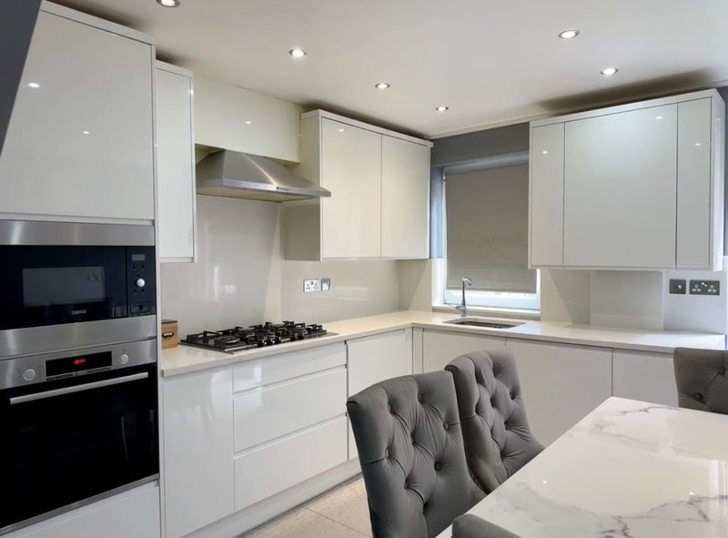 Room Saltwell Street in Greater London