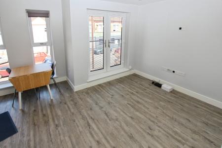 Flat Lily Grove in Nottingham