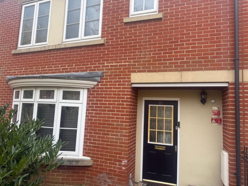 Room Rectory Close in Greater London