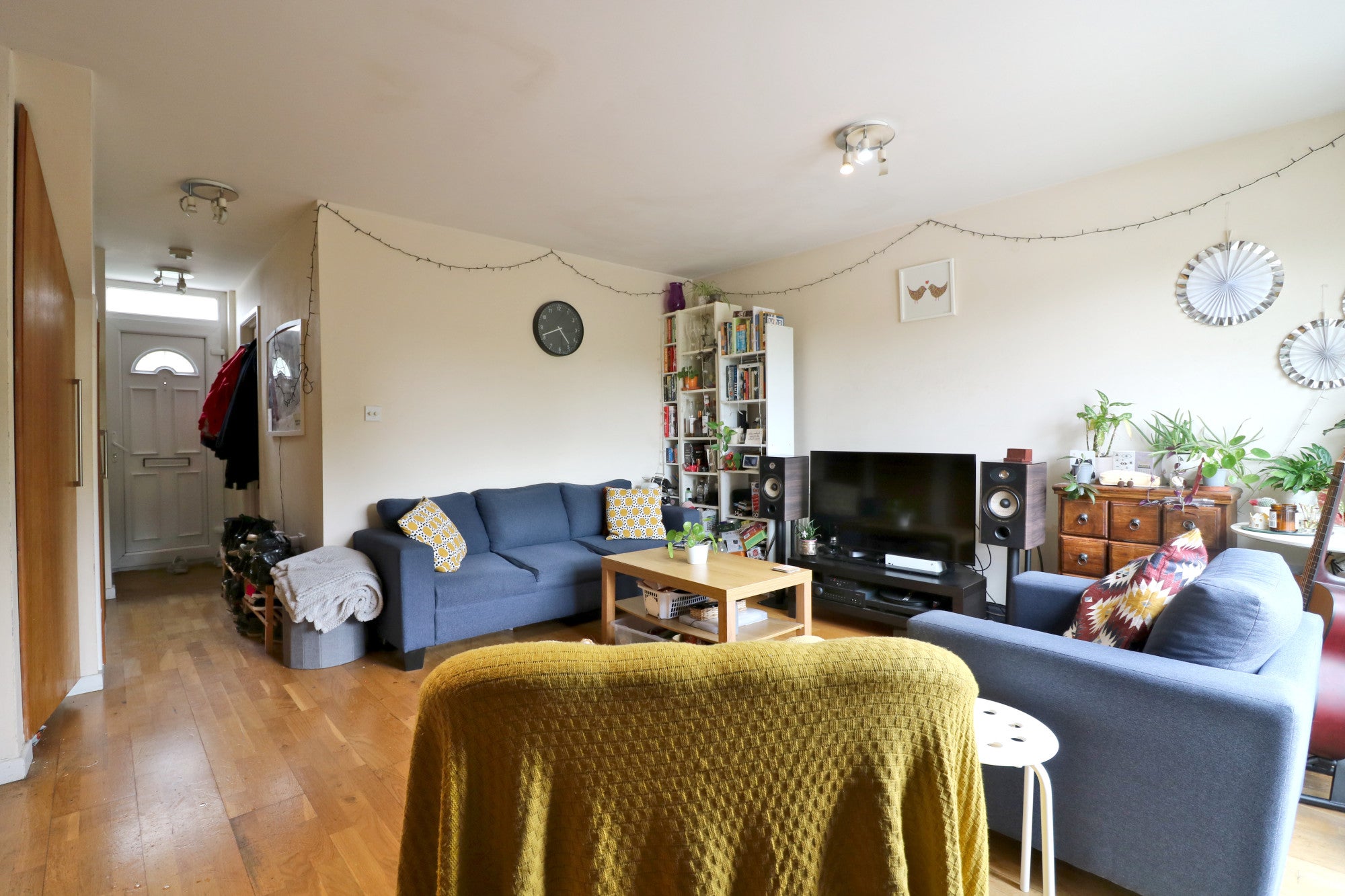 Flat Twyford Avenue in Greater London