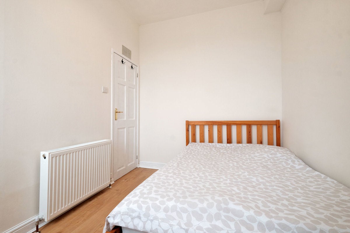 Flat Craig Place in Aberdeen City