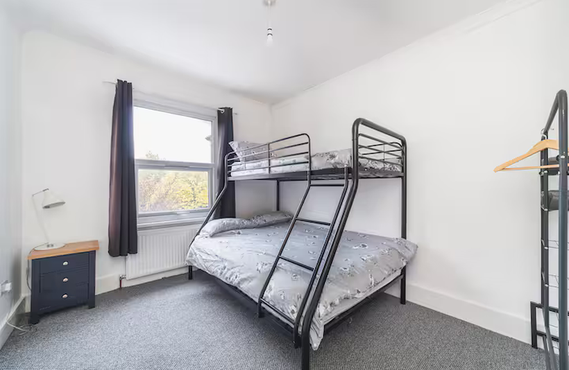 Flat Blackstock Road in Greater London