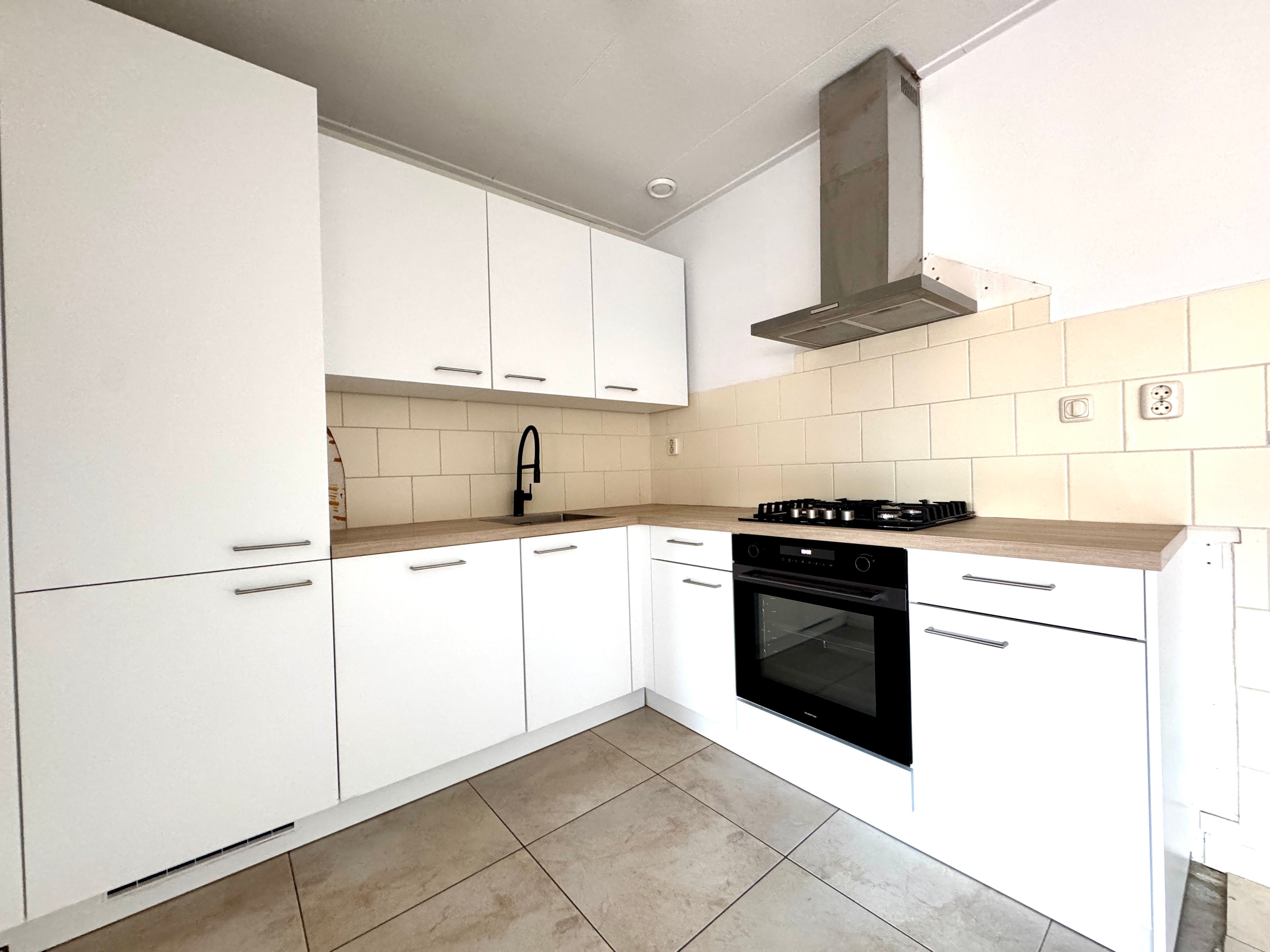 Appartement te huur: Maerten van Heemskerckstraat 157, Beverwijk