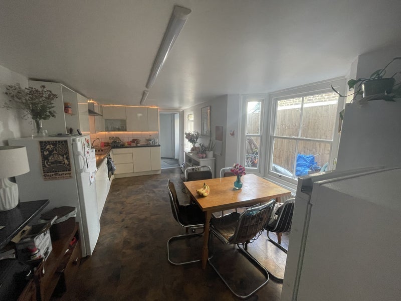 Room Everthorpe Road in Greater London