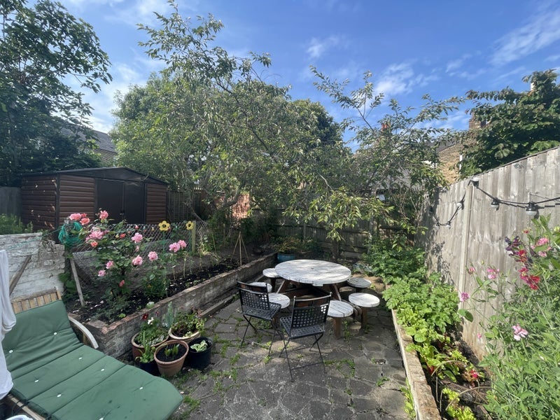 Room Everthorpe Road in Greater London