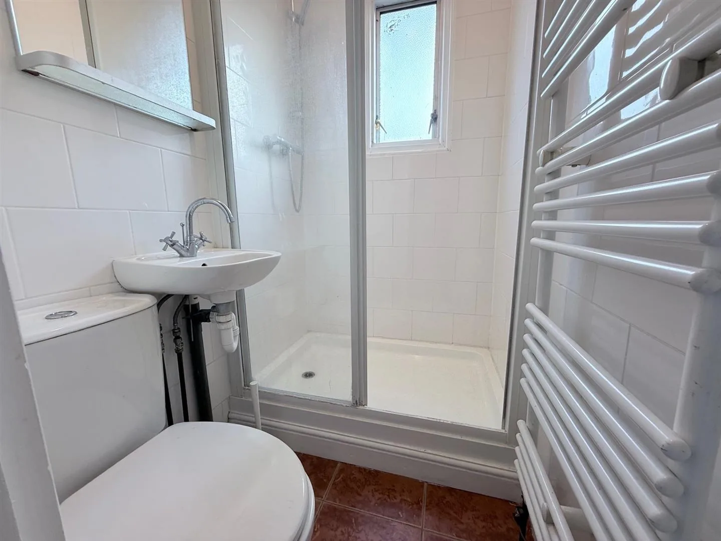 Room Cedar Road in Greater London