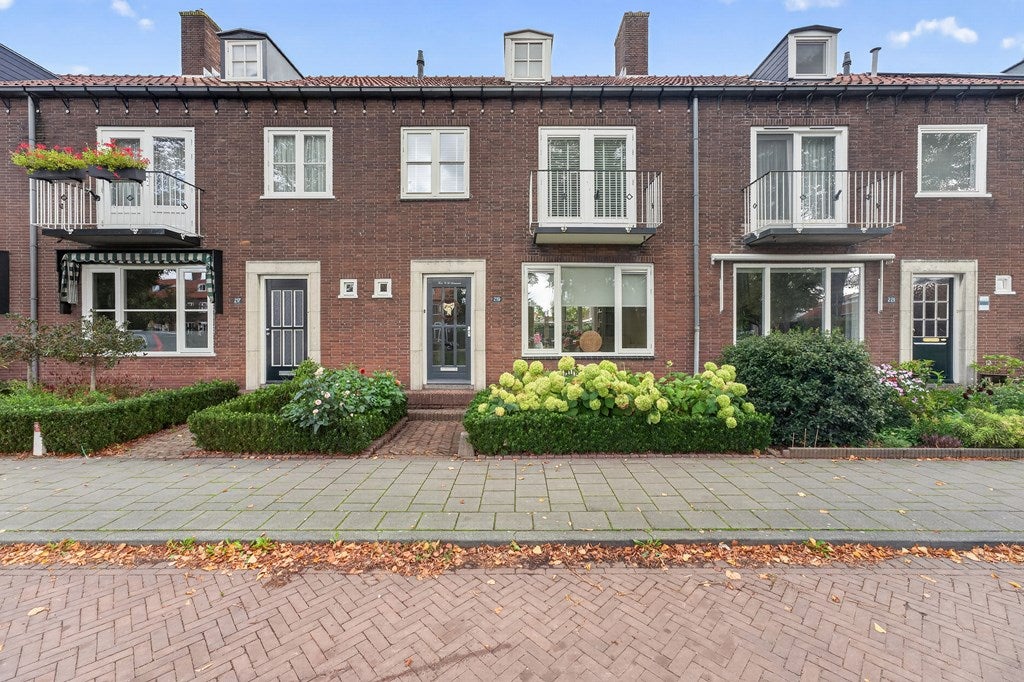 Huis Van Eesterensingel 219 in Alblasserdam