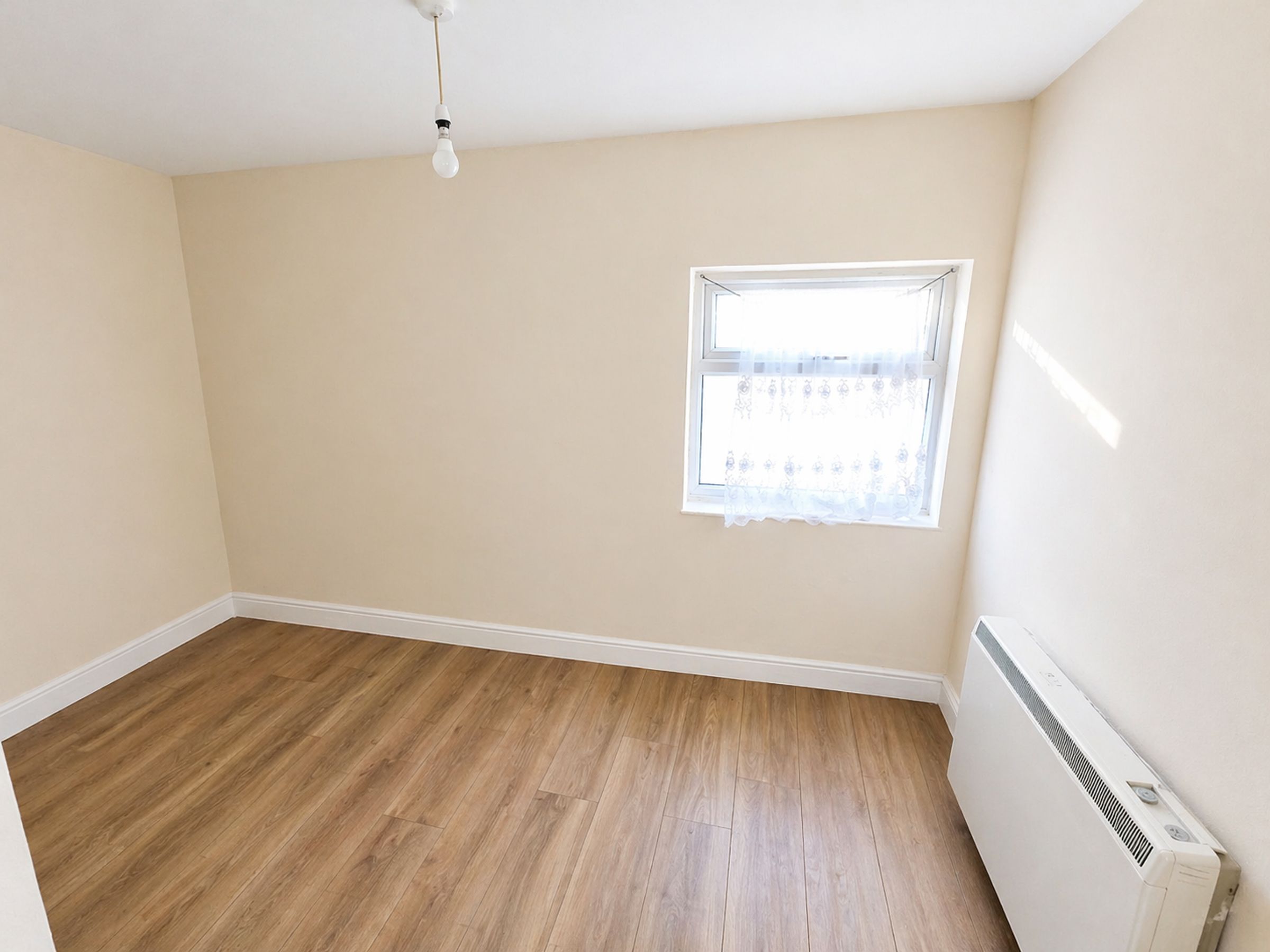 Flat Sherrard Road in Greater London