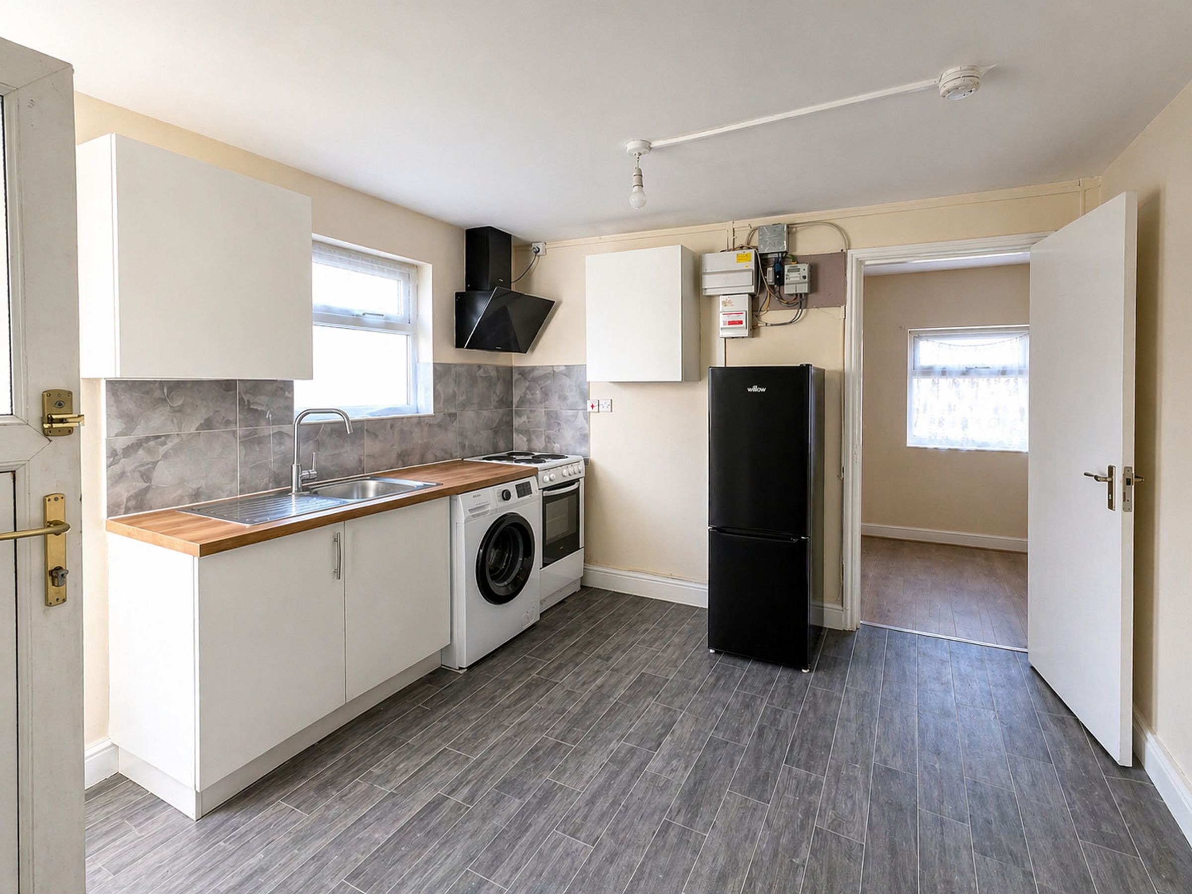 Flat Sherrard Road in Greater London