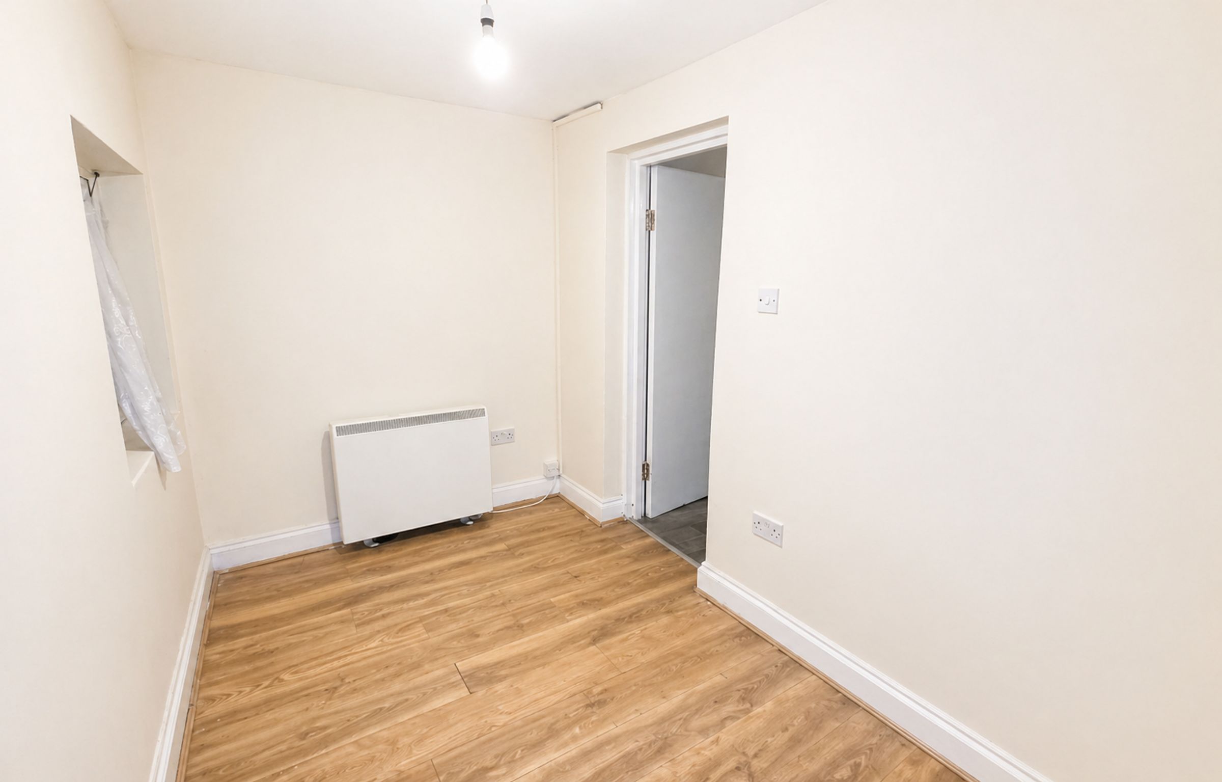 Flat Sherrard Road in Greater London