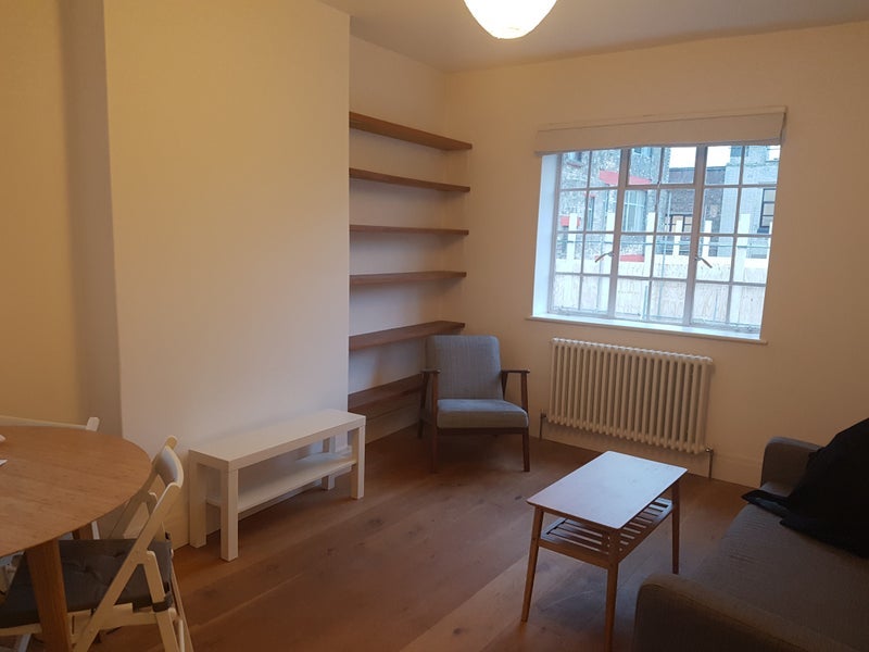 Flat Cavell Street in Greater London